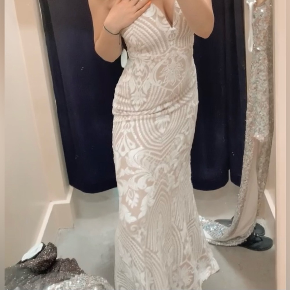 Prom dress white and perfect